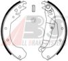 OPEL 1605887 Brake Shoe Set